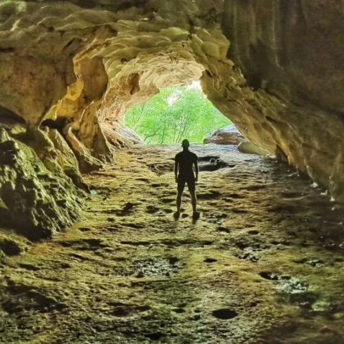 Pellumbas cave